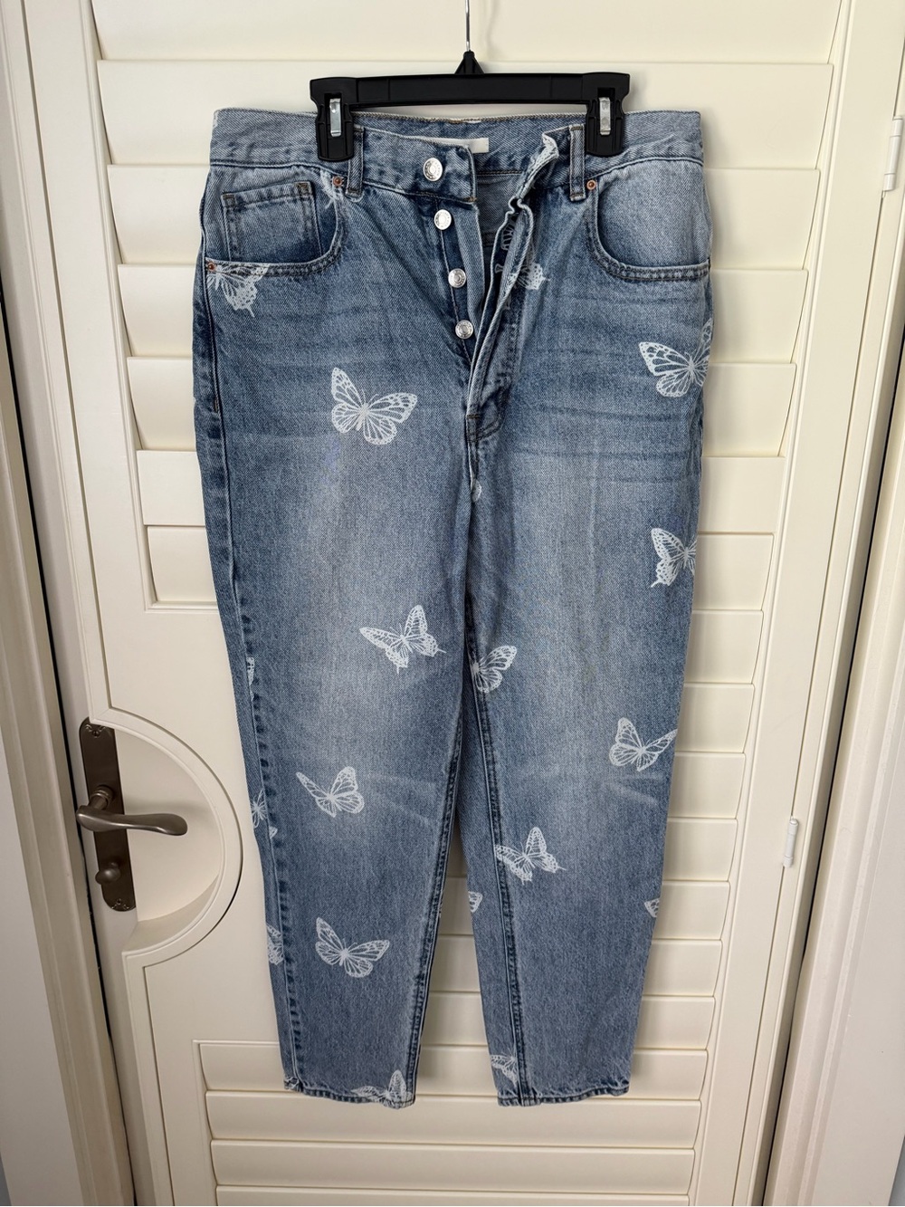 PacSun Light Blue Boyfriend Jeans with White Butterfly Print
